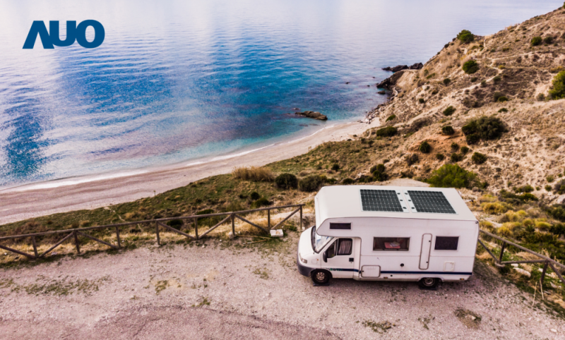 「可撓輕量化太陽光電板SunCurva」使用輕量特殊耐候型複合板取代傳統太陽能板的玻璃前板，不僅降低70%重量，每米平方僅3Kg；具有抗衝擊性能及通過電磁相容性測試，可應用於交通運輸工具，如露營車、遊艇等